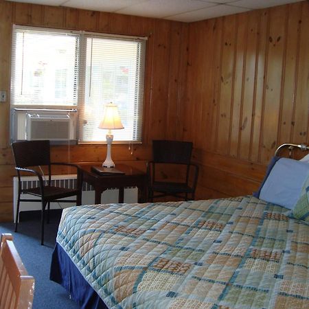 فالماوث Town & Beach Motel المظهر الخارجي الصورة